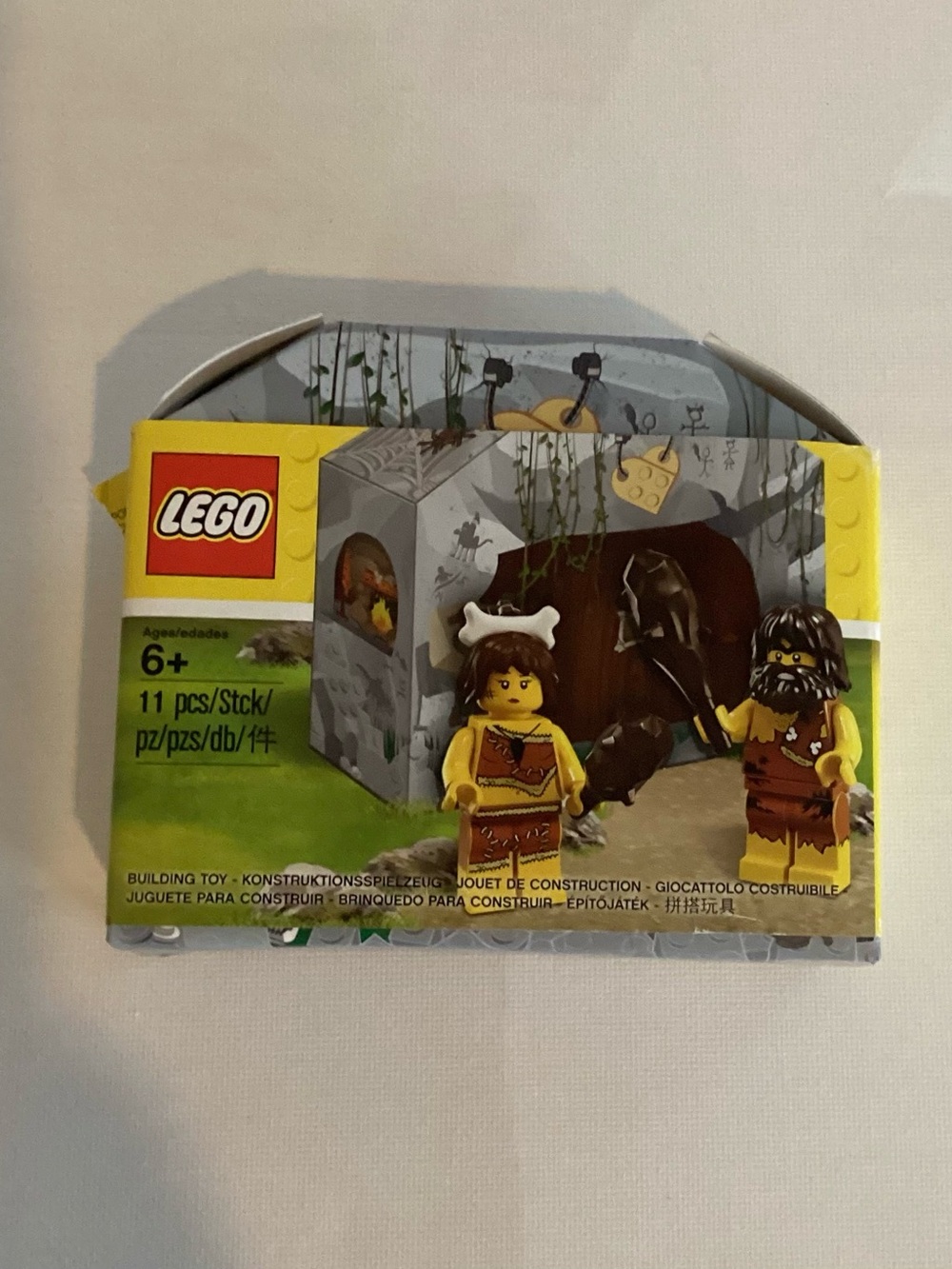 New Lego Iconic Cave Set Rare Figures Mrs & Mr Caveman Retired Sealed